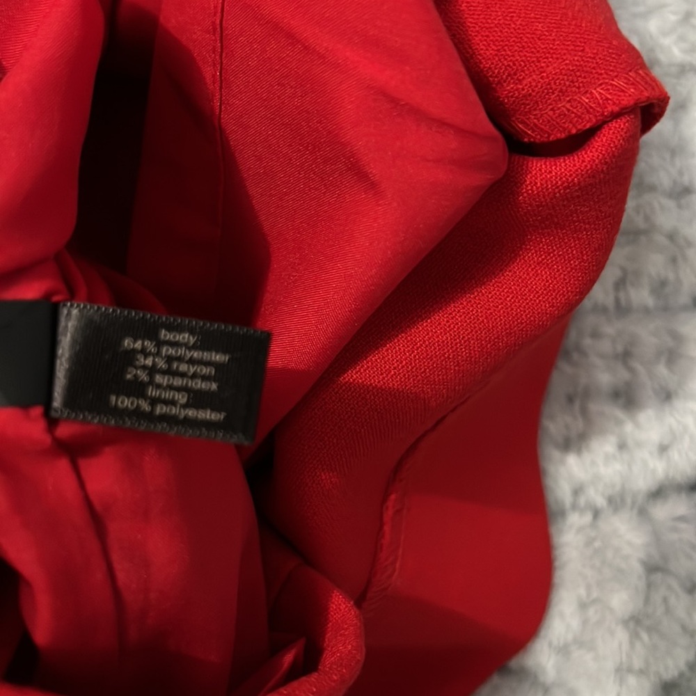 The Limited red pencil skirt. Size 2 - Picture 2 of 8